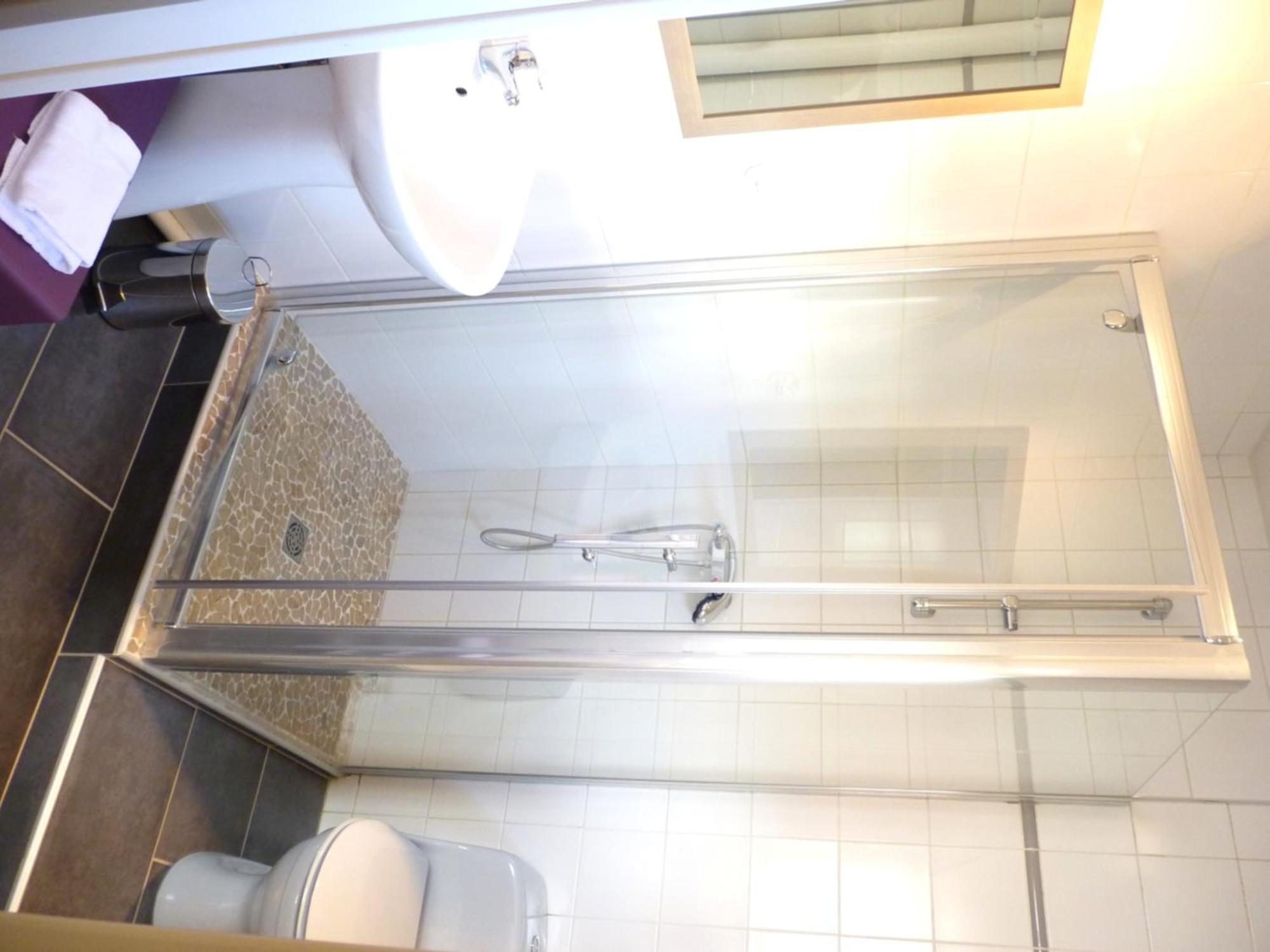 Hotel-Restaurant La P'Tite Auberge Lillebonne Εξωτερικό φωτογραφία