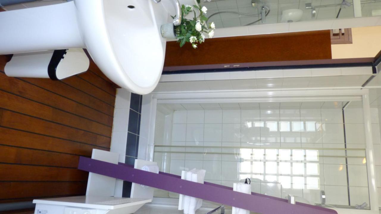 Hotel-Restaurant La P'Tite Auberge Lillebonne Εξωτερικό φωτογραφία
