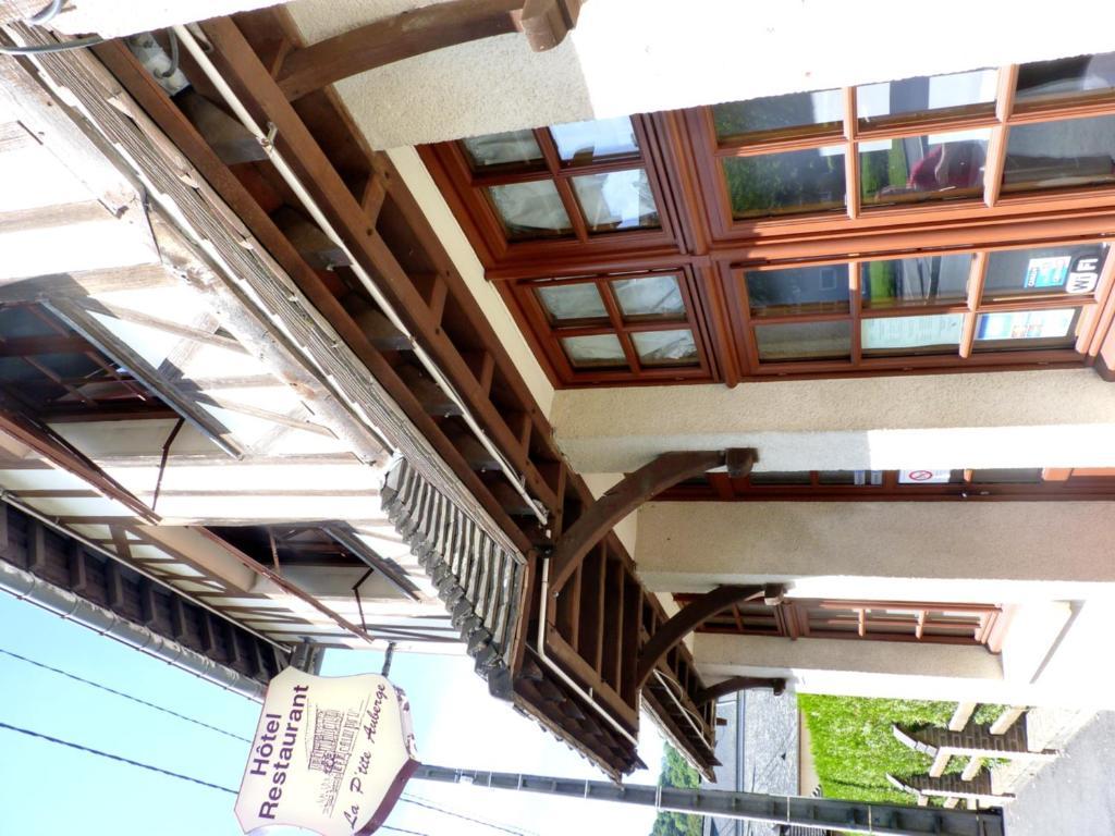 Hotel-Restaurant La P'Tite Auberge Lillebonne Εξωτερικό φωτογραφία